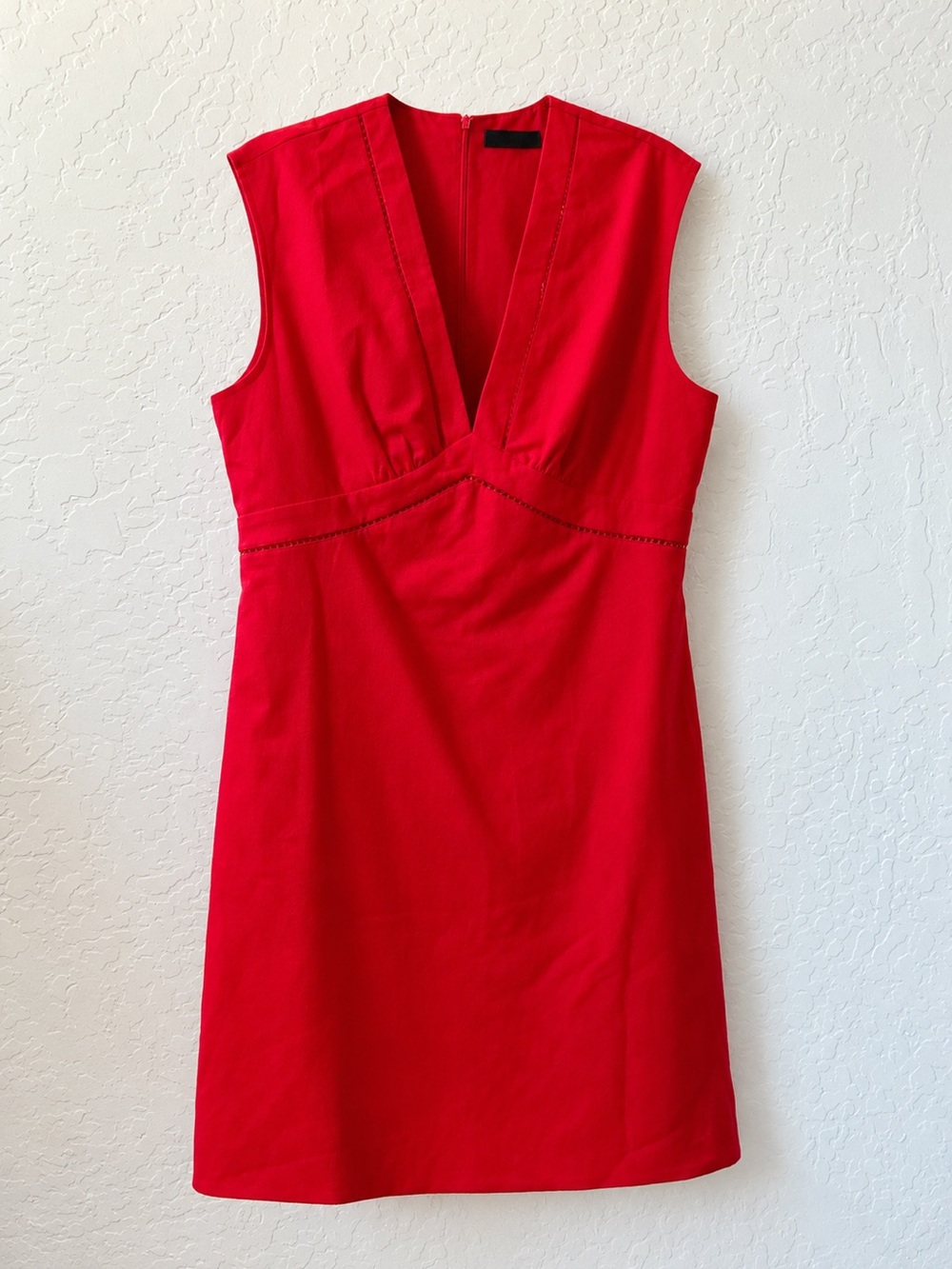COMMENSE Classic Red V-Neck Sleeveless Dress